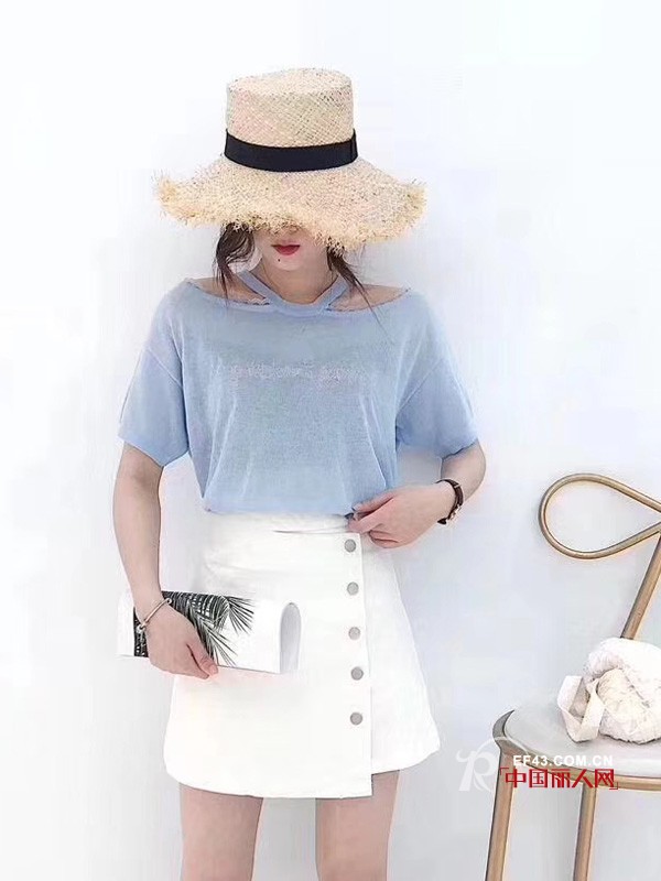 è“è‰²è·Ÿä»€ä¹ˆé¢œè‰²æ­é…å¥½çœ‹ å¤å¤©è“è‰²è¡£æœé…ä»€ä¹ˆé¢œè‰²