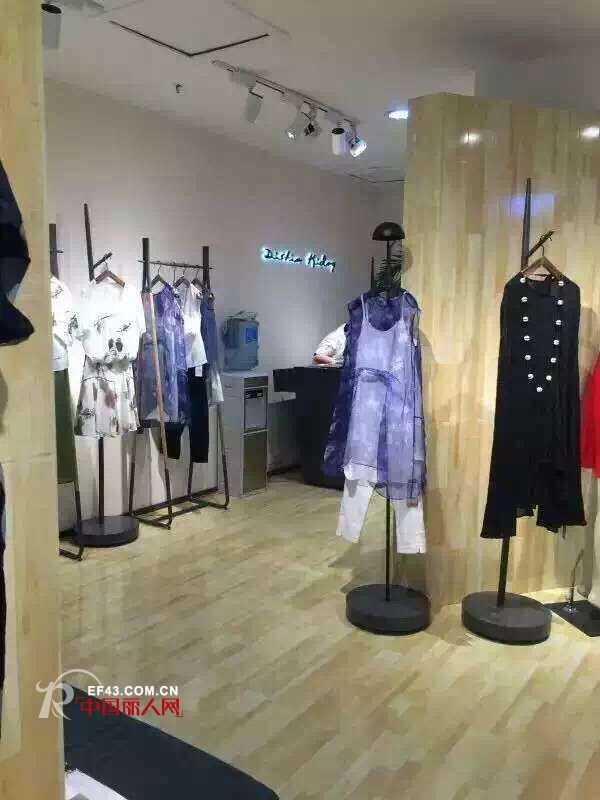 è‰ºæœ¯å¥³è£…â€œdistinkidnyè¿ªæ–¯å»·Â·å‡¯â€æ¹–åŒ—åˆ©å·åº—éš†é‡å¼€ä¸š