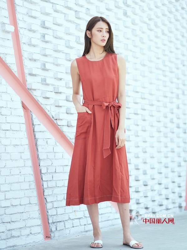 çº¢è‰²è¿žè¡£è£™é…ä»€ä¹ˆé¢œè‰² æ·±è‰²ç¢ŽèŠ±è£™é…ä»€ä¹ˆé¢œè‰²è¡£æœ