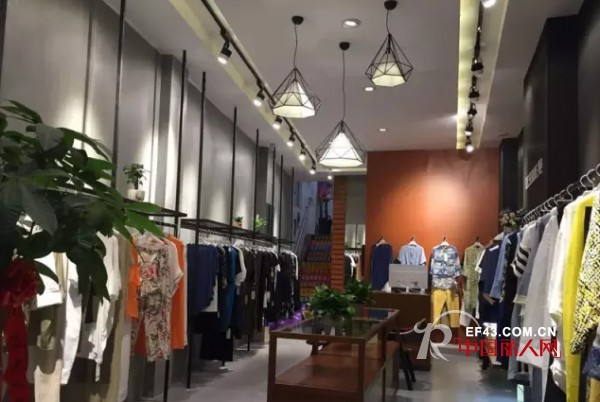 LESERBIEå¥•è‰²å¥³è£…ç¦å»ºç¦æ¸…åº—ç››å¤§å¼€ä¸š