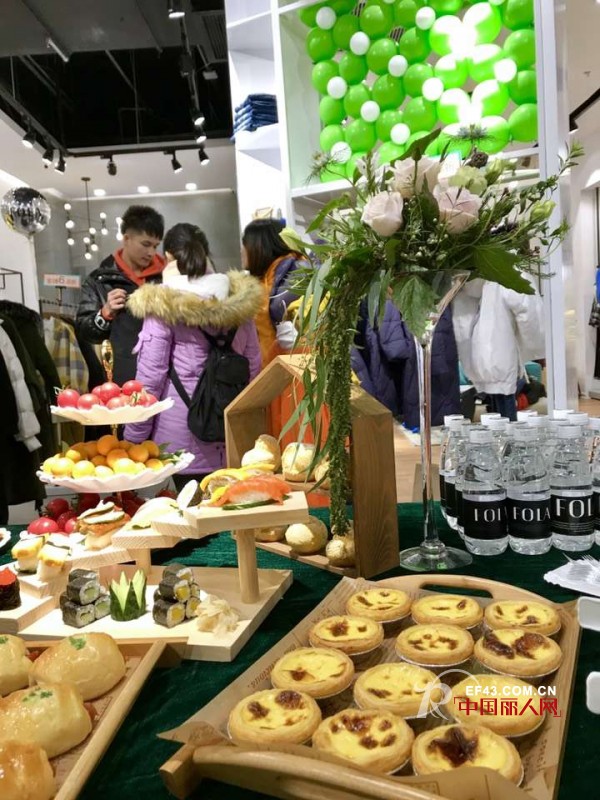 çƒ­çƒˆç¥è´ºFOLAå¼—æ‹‰è´µæ¸¯ä¸‡è¾¾åº—ç››å¤§å¼€ä¸š