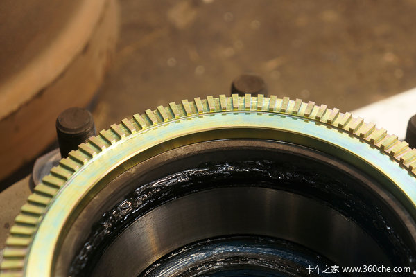 Hugo said brake (3) non-destructive installation of ABS sensor ring gear