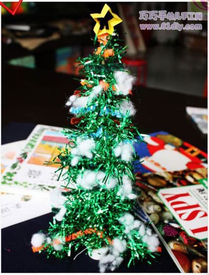 Homemade Christmas Tree (Kindergarten Festival Handmade)