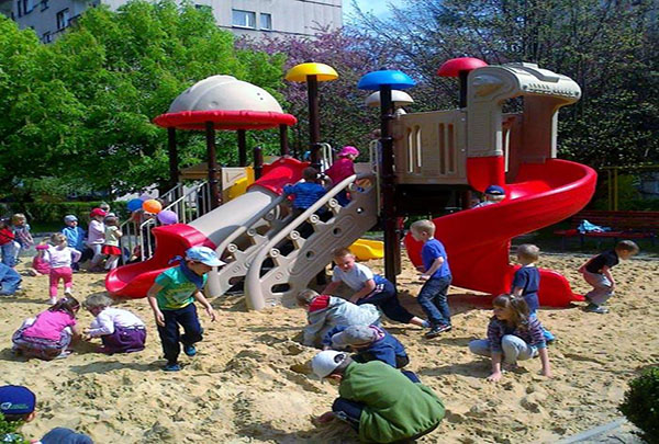 Large slide safety accident