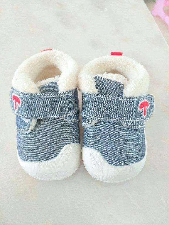 Winter is coming, how to choose a suitable pair of shoes for your baby?