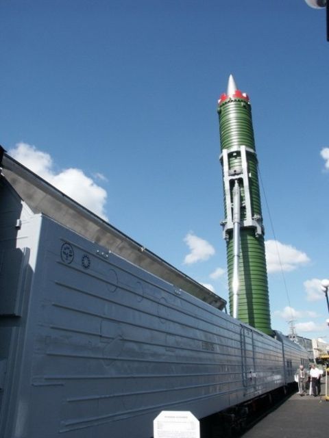 In 2005, Russia announced the permanent dismantling of the SS-24 missile system (in return, the United States retired the MX missile deployed in the silo), and the "death train" that once talked about was temporarily withdrawn from the historical arena. But after a few years, people suddenly found that the "death train" that was gradually drifting away seemed to be slowly coming back.