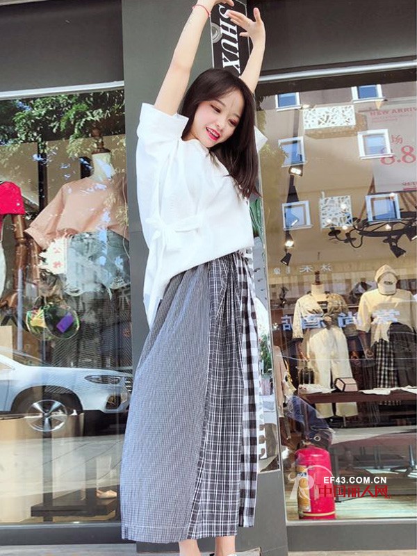 æ ¼å­è£¤é…ä»€ä¹ˆé¢œè‰²è¡£æœ ä»€ä¹ˆé¢œè‰²çš„æ ¼å­è£™å¥½çœ‹