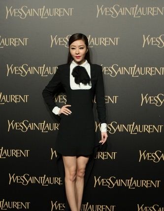 2013 fashion trends Smoking outfits struck (Figure 2) 2013æµè¡Œè¶‹åŠ¿ å¸çƒŸè£…æ¥è¢(图2)