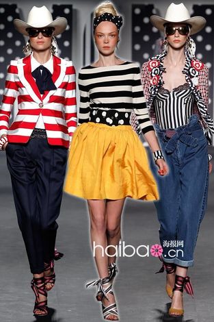 Moschino Women's 2011 Autumn Collection