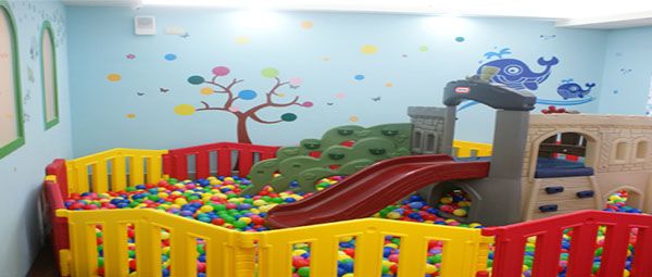 Which manufacturer produces children's play equipment?