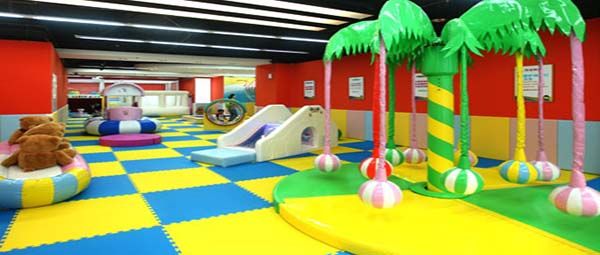 Which combination of children's play equipment is good?