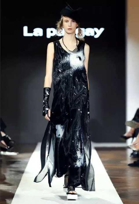 Stunning | black and white big show debut in Milan, call for oriental fashion crazy