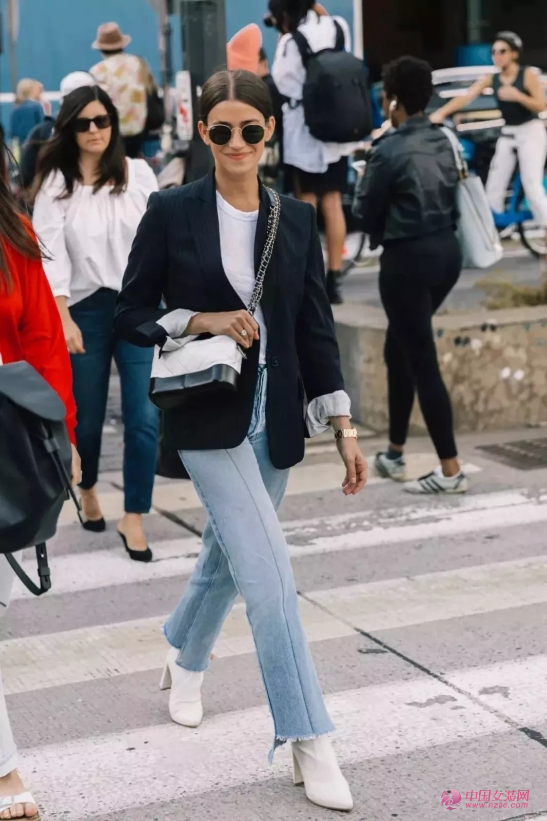 2018ç§‹å†¬å¥³è£…æµè¡Œè¶‹åŠ¿ï¼Œè¿™5ä»¶å¤–å¥—å¤‡äº†å—ï¼Ÿ(å›¾12)