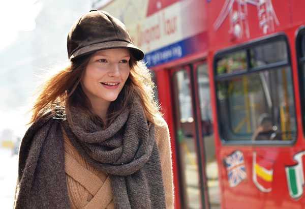 Take a hat scarf and instantly transform into a fashionista