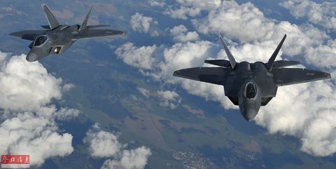 Data map: F-22 and F-35 formation flight.