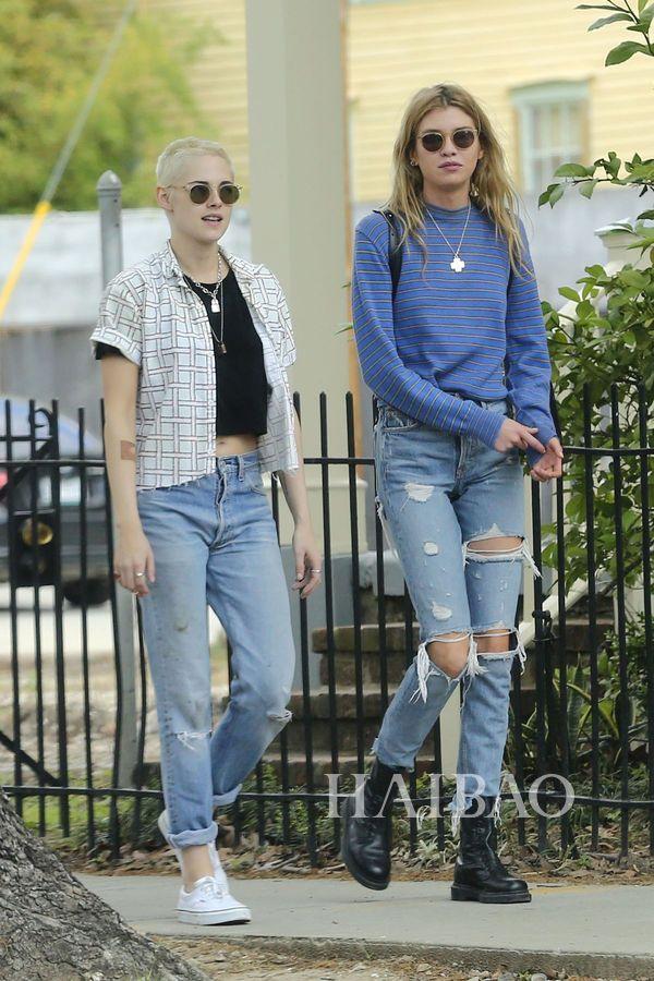 Kristen Stewart and his girlfriend Stella Maxwell March 2017 Street beat