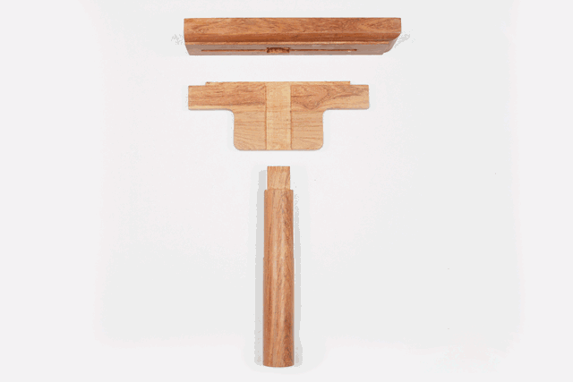 Chuck æ¦« (the upper end of the leg and the foot stick with the tooth)