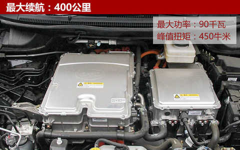 In terms of power, the new e6 is equipped with a permanent magnet synchronous motor with a maximum power of 90 kW and a peak torque of 450 Nm. With a lithium iron phosphate battery pack with a capacity of 82 kWh, it can achieve a total operating range of 400 km. In the case of constant speed driving, the new car can achieve a pure electric cruising range of 520 kilometers.