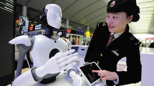 incredible! Intelligent robot "small V" debut in Jinan Railway Station In addition to voice communication can you do something?