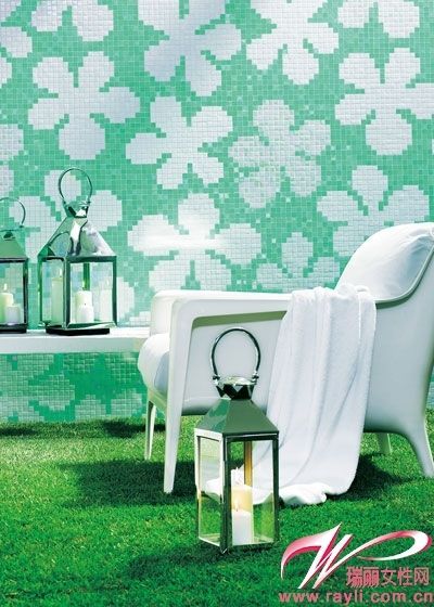 White and water green mosaic mosaic