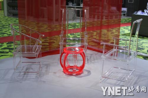 Transparent plastic material makes the classic design of Chinese furniture more beautiful