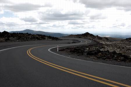 Anti-bow road