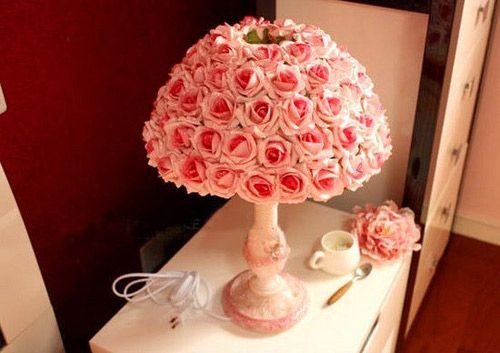 The color of the flower is lighter on the outside, and the deeper the pink is, the more the flower core is deliberately designed. It is very artistic. In the wedding room, it becomes a rose that never fades.