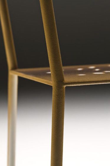 a chair back that mimics the antler texture