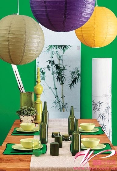 Dining area, paper lighting, wooden dining table, and bamboo patterns create a natural atmosphere in the dining area.