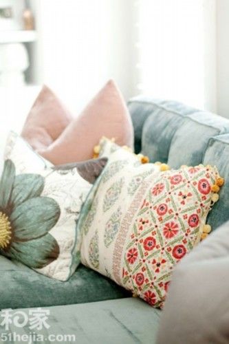 12 color pillows to create a home summer fresh air