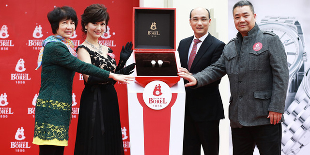 Zhao Yazhi attended the wave of new products released activities