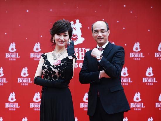 Zhao Yazhi their husband and wife jointly interpreted by the wave of lovers table, the perfect interpretation of romantic love
