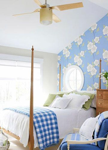 The white is commensurate with the pure blue, and the overall quality of the bedding is thick and comfortable. The simple and soft white is matched with the fresh sky blue, and the feeling of spring is unveiled.