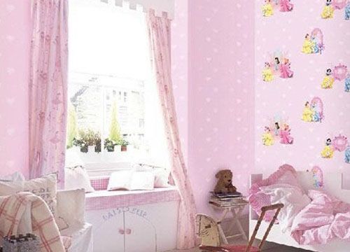 Disney's Snow White is a fairy tale familiar to every child. Put a little princess wallpaper on your little princess's room and let your little daughter fill the princess.