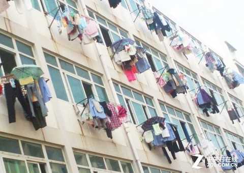 It is very common to dry clothes outdoors in China.