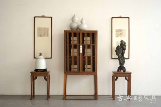 Song Tao works: African rosewood horseshoe high bookcase