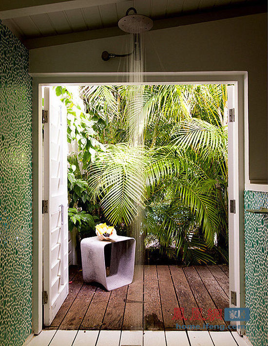 12 summer tropical style bathrooms