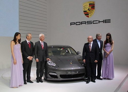 2011 Shanghai Auto Show Panamera Turbo S starting