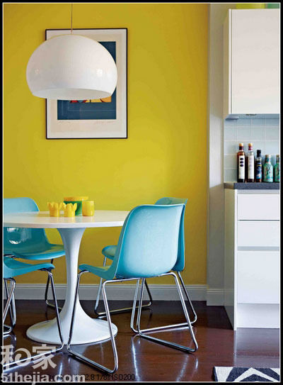12 colorful background walls to create a stylish and charming home space