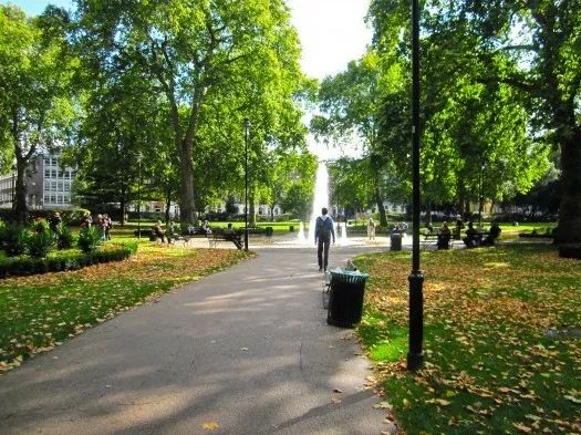 London's verdant Russell Square serves a highly urban community (Walk Score: 98) Photo courtesy of Jason Brackins, Creative Commons