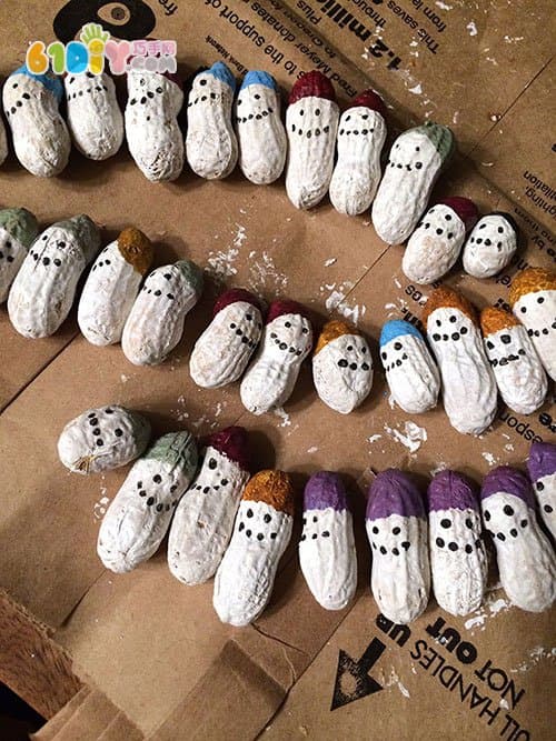 Peanut handmade small snowman ornaments