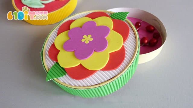 Candy box waste making jewelry box