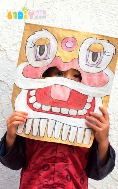 Big paper bag DIY making Chinese New Year Lion Dance Head