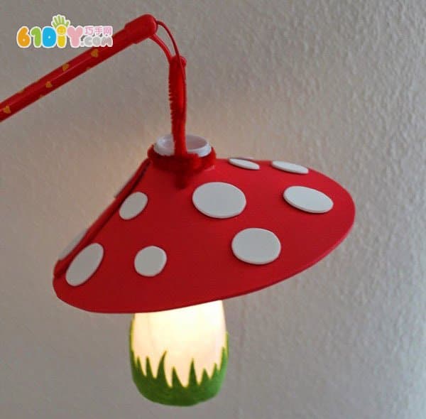 Waste bottle making mushroom lantern