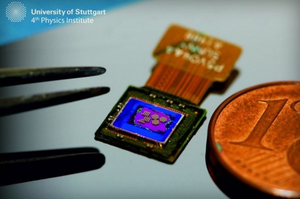 A camera smaller than a salt particle is available for endoscopic imaging