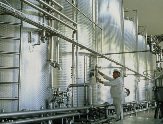 What are the occupational hazards in the refrigeration industry? How to protect?