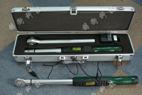 Electronic torque wrench picture