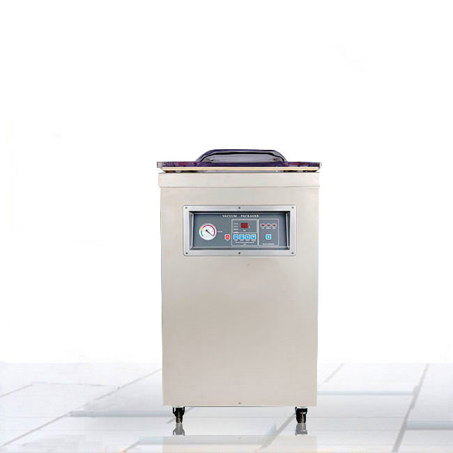 Vacuum sealing machine