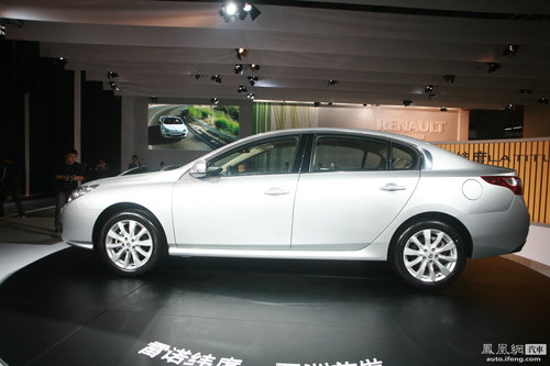 2011 Shanghai Auto Show: Renault Latitude officially listed