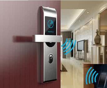 Wireless smart door lock